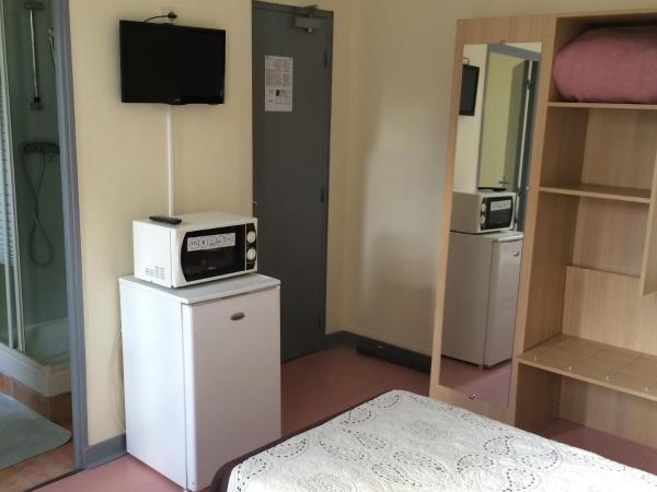 Au Royal Mad : photo 4 de la chambre chambre lits jumeaux avec salle de bains