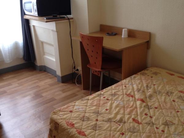 Au Royal Mad : photo 4 de la chambre chambre double avec salle de bains commune