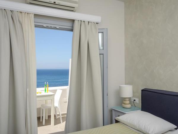 Hotel Grotta : photo 6 de la chambre chambre double ou lits jumeaux - vue sur mer