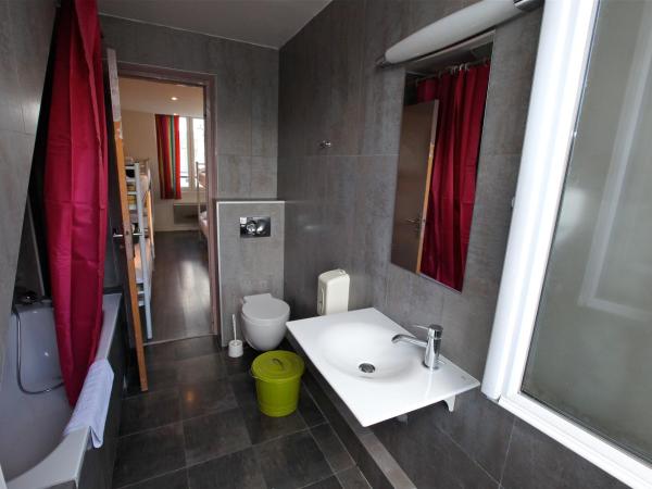Plug inn Montmartre by Hiphophostels : photo 5 de la chambre lit dans dortoir mixte de 6 lits