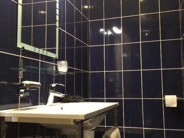 Hotel Berthelot : photo 1 de la chambre chambre quadruple