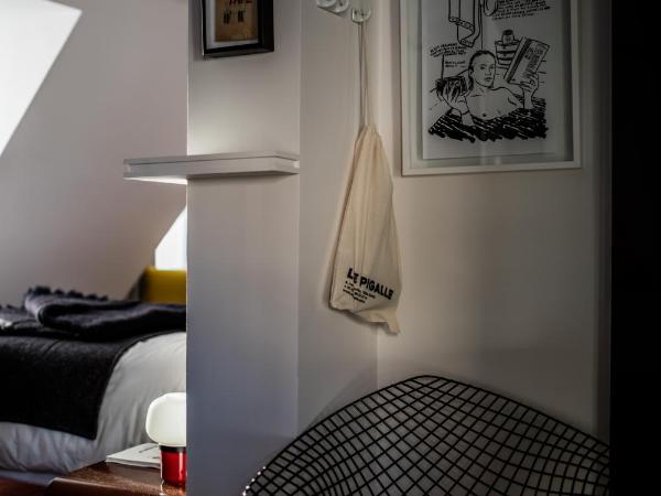 Le Pigalle, a Member of Design Hotels : photo 2 de la chambre suite « pigalle 35 »