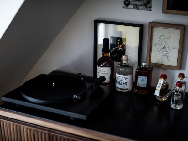 Le Pigalle, a Member of Design Hotels : photo 5 de la chambre suite « pigalle 35 »