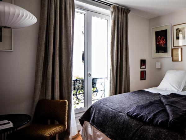 Le Pigalle, a Member of Design Hotels : photo 3 de la chambre chambre double standard « pigalle 15 »