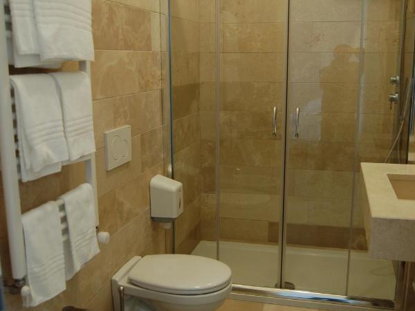 Vista Sui Sassi Guest House : photo 7 de la chambre suite junior avec balcon et vue