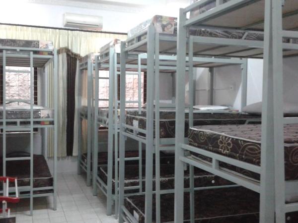 Pondok Heras Suite : photo 1 de la chambre lit superposé dans dortoir pour femmes 