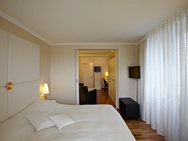 Hotel des Balances : photo 4 de la chambre suite junior avec canapé-lit 