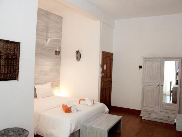 Villa Anakao Mauritius : photo 2 de la chambre chambre double standard - vue sur jardin