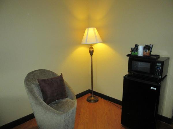 Baymont by Wyndham Columbia Fort Jackson : photo 2 de la chambre chambre lit king-size - non-fumeurs