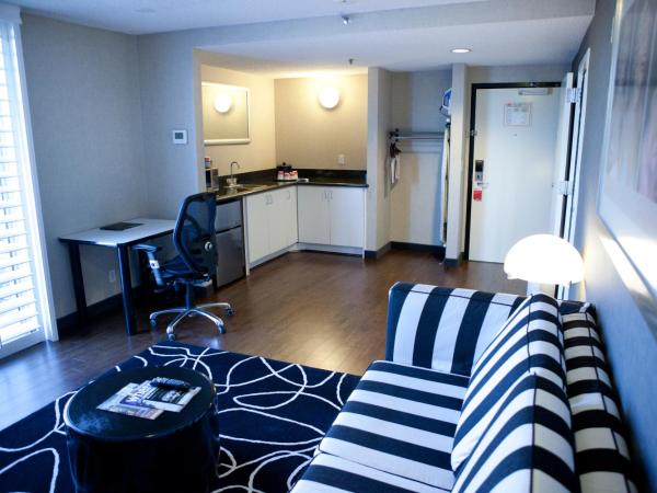 Ramada Plaza by Wyndham West Hollywood Hotel & Suites : photo 2 de la chambre suite 1 chambre avec deux lits doubles - non-fumeurs
