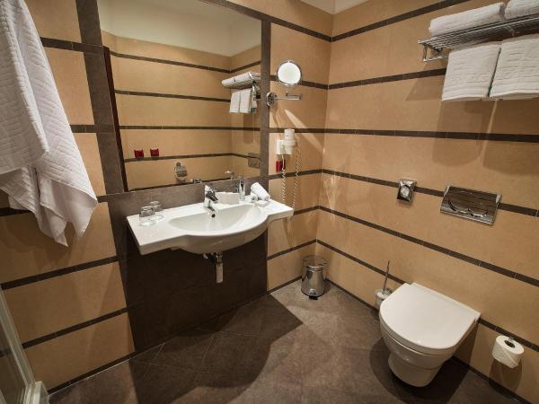 EA Hotel Downtown : photo 3 de la chambre chambre double ou lits jumeaux