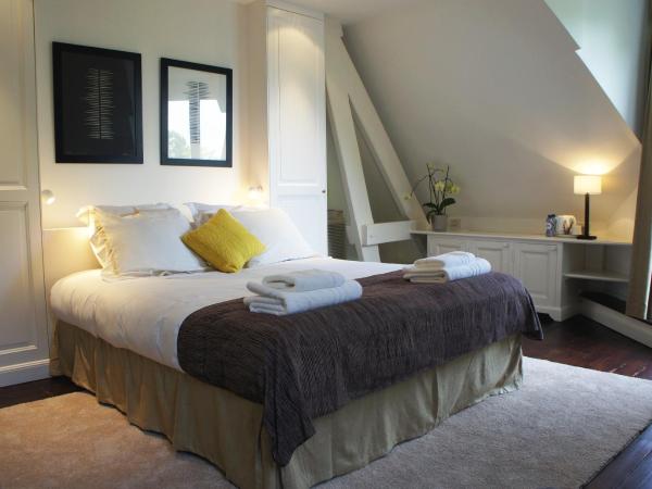 Guest house La Maison Chantecler : photo 6 de la chambre chambre familiale avec terrasse