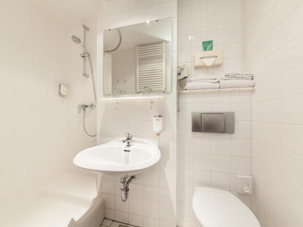 Sure Hotel by Best Western Muenchen Hauptbahnhof : photo 7 de la chambre chambre triple standard avec 3 lits simples