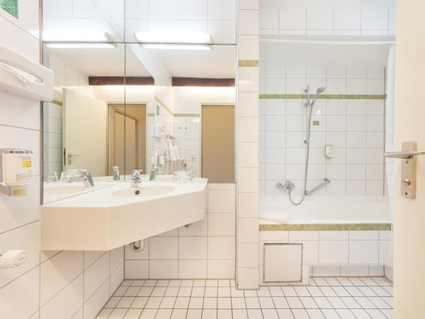 Sure Hotel by Best Western Muenchen Hauptbahnhof : photo 3 de la chambre chambre familiale avec 1 lit double et 2 lits simples