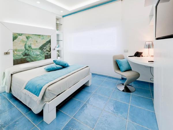 La Madegra Seasuite : photo 4 de la chambre chambre double deluxe - vue sur mer