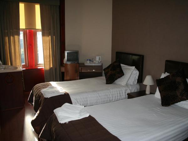 The Fullarton Park Hotel : photo 2 de la chambre chambre lits jumeaux avec salle de bains privative