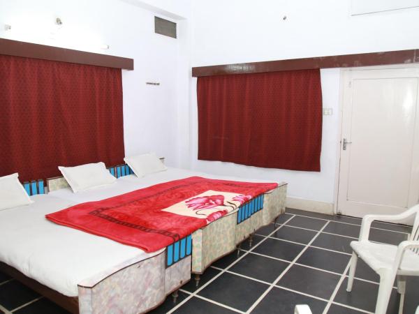 Hotel Ramnivas : photo 3 de la chambre standard triple room with air cooler