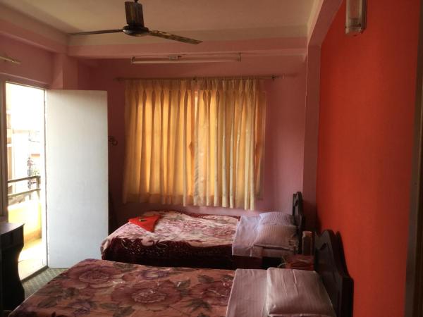 Pashupati Darshan Hotel : photo 2 de la chambre chambre double deluxe avec balcon