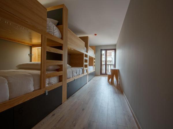 Yeah Barcelona Hostel : photo 10 de la chambre lit dans dortoir pour femmes de 6 lits