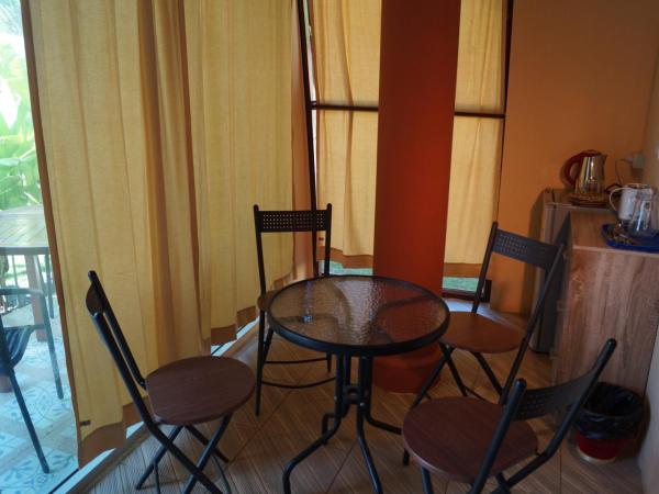 RELAX ECO Life Center - Khao lak : photo 5 de la chambre chambre familiale avec balcon