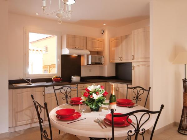 Lagrange Vacances L'Oustau de Sorgue : photo 4 de la chambre appartement 1 chambre avec cabine (6 adultes)