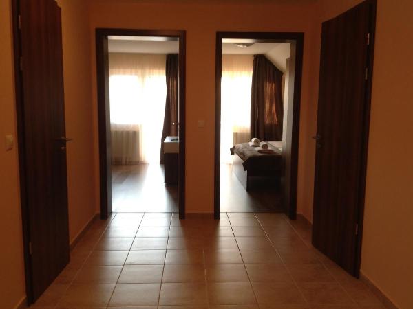 Attila Apartmanház : photo 7 de la chambre chambre quadruple premium