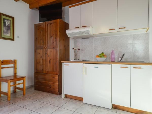 Panormos Hotel and Studios : photo 6 de la chambre studio (2 adultes)