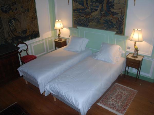 Château Hôtel de Warenghien : photo 1 de la chambre chambre double ou lits jumeaux de la baronne - 1