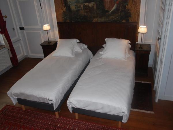 Château Hôtel de Warenghien : photo 2 de la chambre chambre double ou lits jumeaux du baron - 2