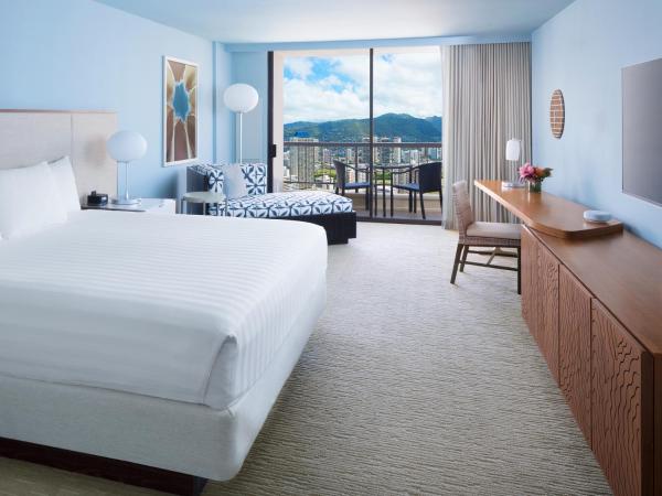 Hyatt Regency Waikiki Beach Resort & Spa : photo 4 de la chambre chambre lit king-size - vue sur ville