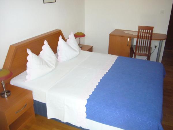 Villa Rosa : photo 8 de la chambre chambre double ou lits jumeaux avec balcon