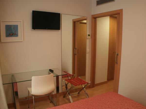 Hotel Picos De Europa : photo 1 de la chambre chambre simple supérieure