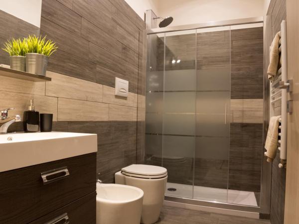 Romano Rooms : photo 4 de la chambre chambre triple avec salle de bains privative