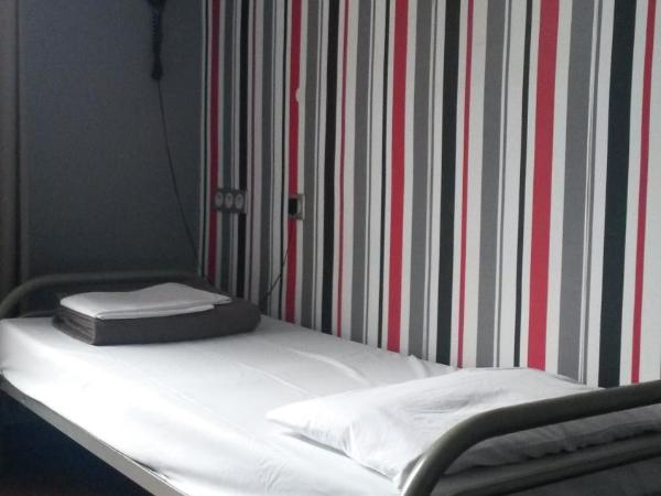 Oops! Latin quarter by Hiphophostels : photo 4 de la chambre lit dans dortoir mixte de 4 lits