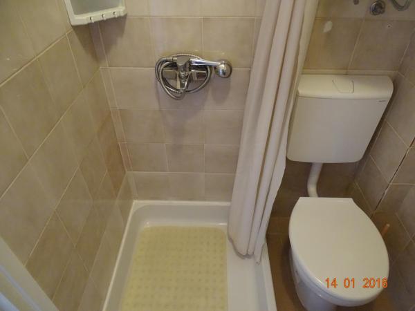 Guest House AB Adria Home : photo 8 de la chambre chambre double