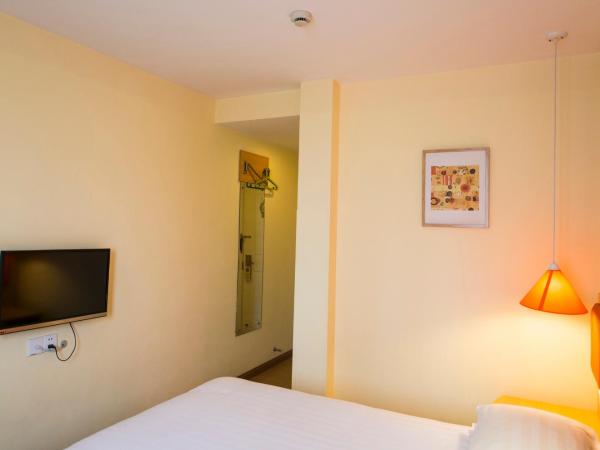 Home Inn Chengdu North Kehua Road Sichuan University : photo 4 de la chambre petite chambre simple