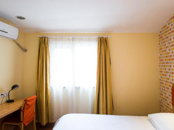 Home Inn Chengdu North Kehua Road Sichuan University : photo 1 de la chambre petite chambre simple