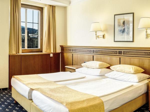 Hotel Mondschein : photo 4 de la chambre chambre double avec vue sur vieille ville