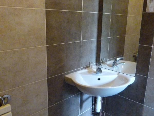 La Maison des Randonneurs : photo 3 de la chambre lit dans dortoir mixte pour 4 personnes n° 11