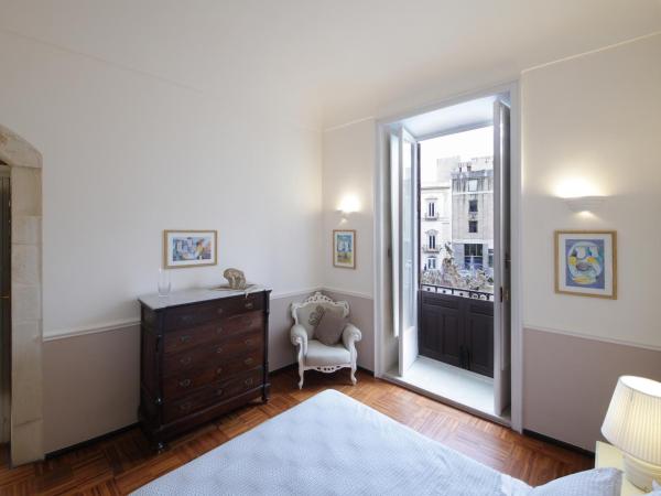 B&B Five Rooms : photo 2 de la chambre chambre lit king-size - vue sur place