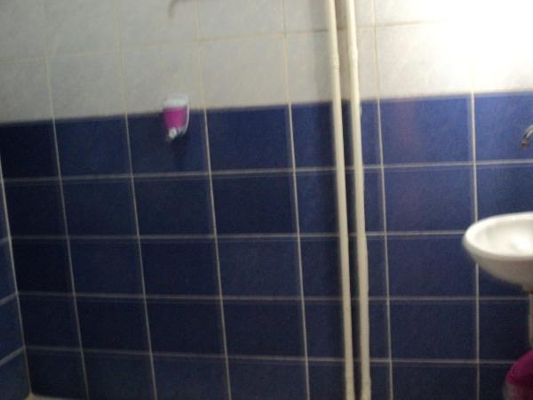 Yavuz Hotel : photo 4 de la chambre chambre triple avec salle de bains commune