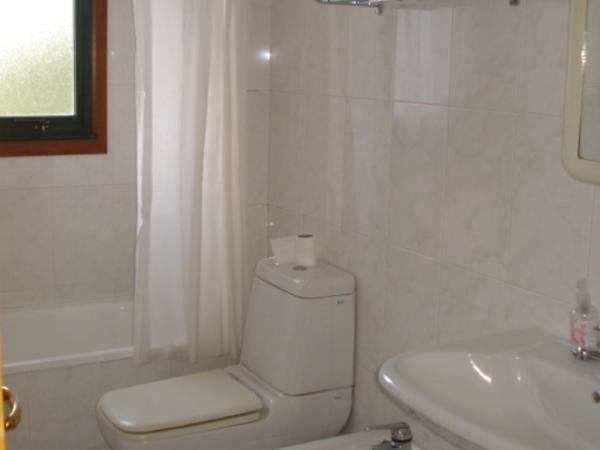 Hostal Pumar : photo 1 de la chambre chambre double avec salle de bains commune