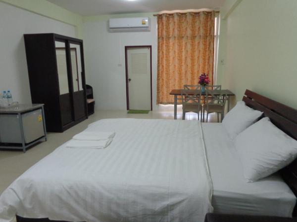 A&S Residence Kanchanaburi : photo 6 de la chambre chambre double avec balcon