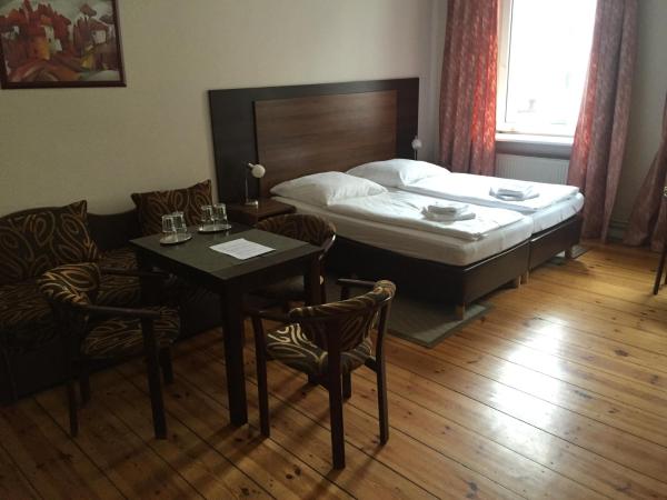 Pension Classic : photo 9 de la chambre chambre familiale