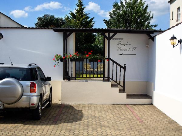 Hotel Excellent : photo 8 de la chambre suite de luxe avec baignoire spa