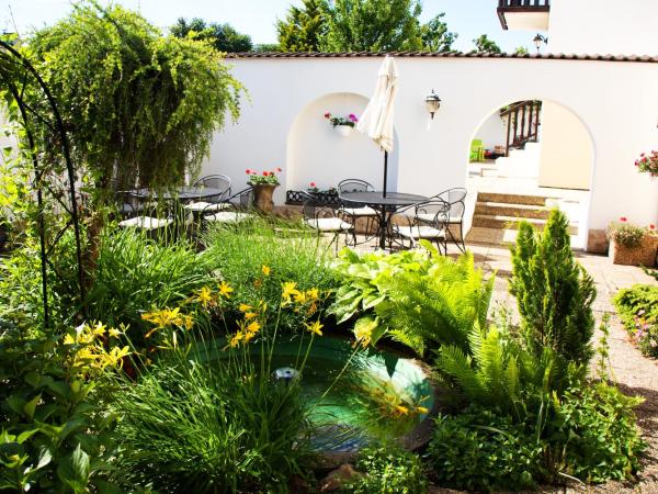 Hotel Excellent : photo 9 de la chambre suite de luxe avec baignoire spa