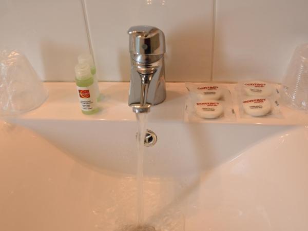 Hôtel Continental : photo 5 de la chambre chambre familiale