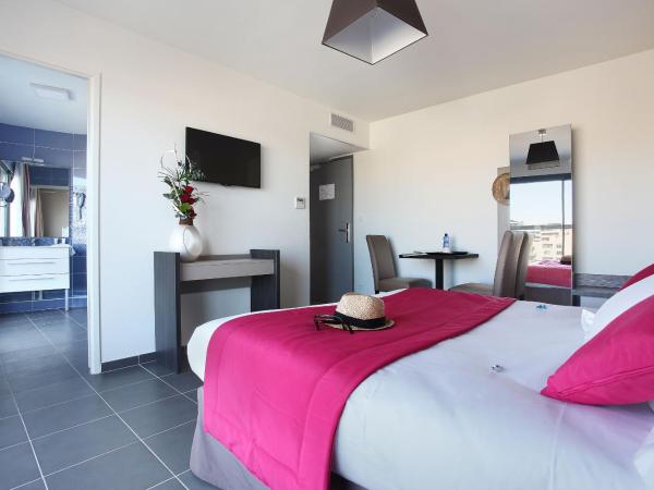 Odalys City Marseille Prado Castellane : photo 1 de la chambre studio supérieur (2 adultes)