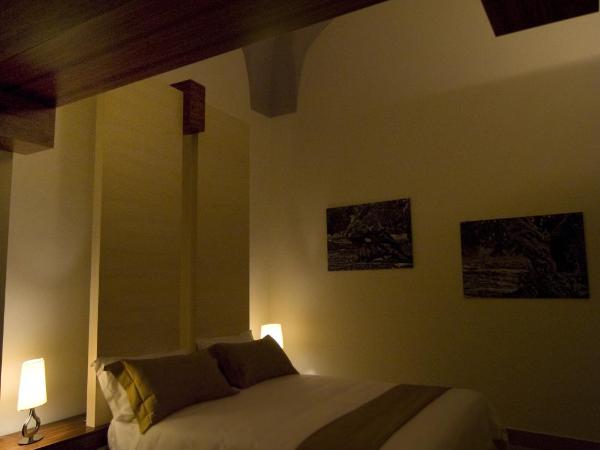 Alvino Suite And Breakfast : photo 3 de la chambre suite avec fenêtre de toit
