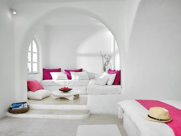 Finikia Memories Hotel : photo 7 de la chambre chambre lit king-size - vue sur piscine